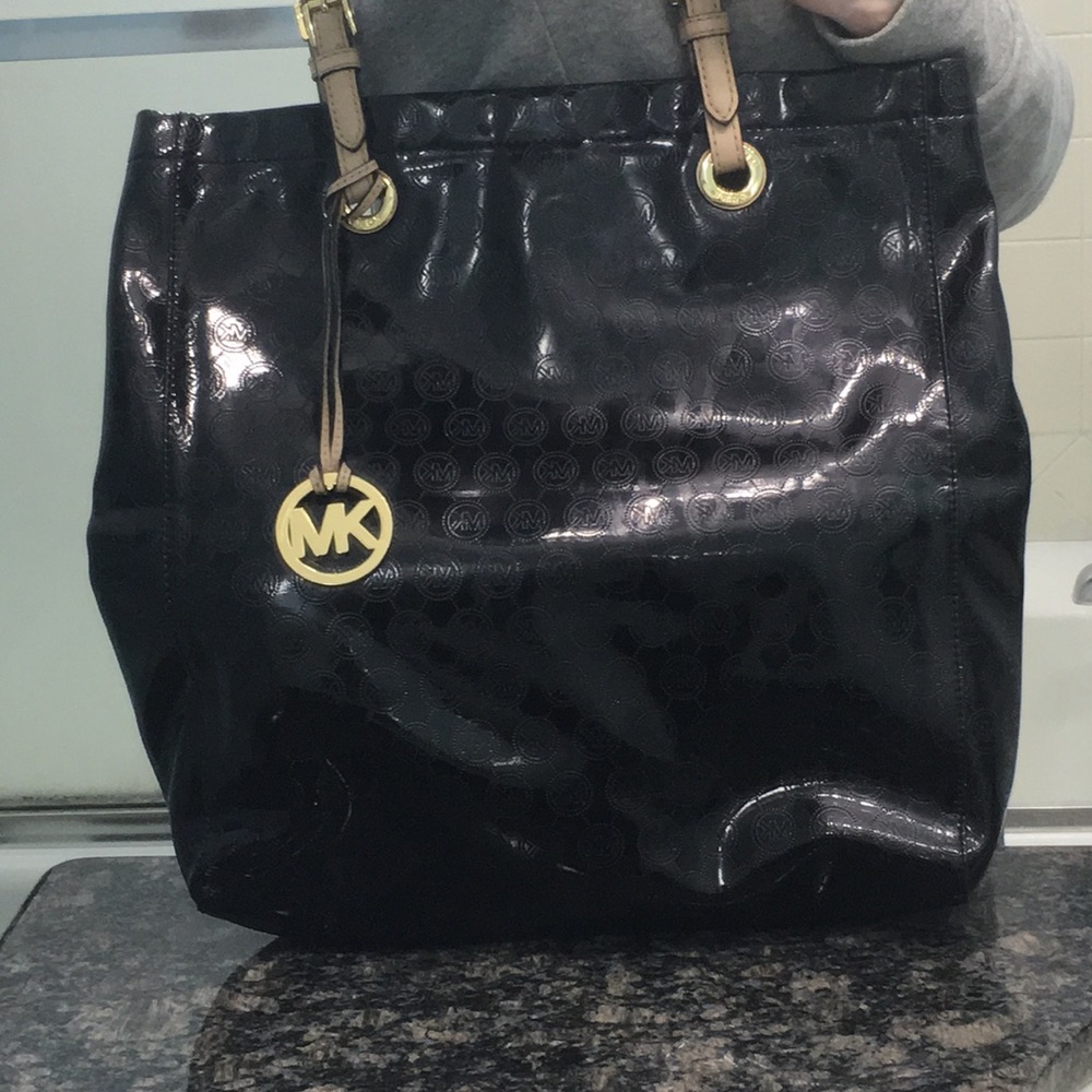 ❤️REDUCED❤️ MK black tote like purse